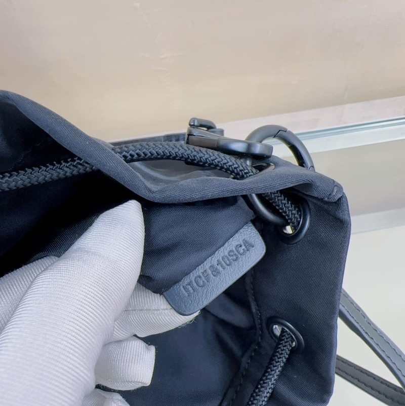 Bv*b*rry bucket bags